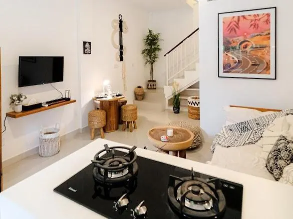 Lanehaus Pererenan Unit 2 アパート *